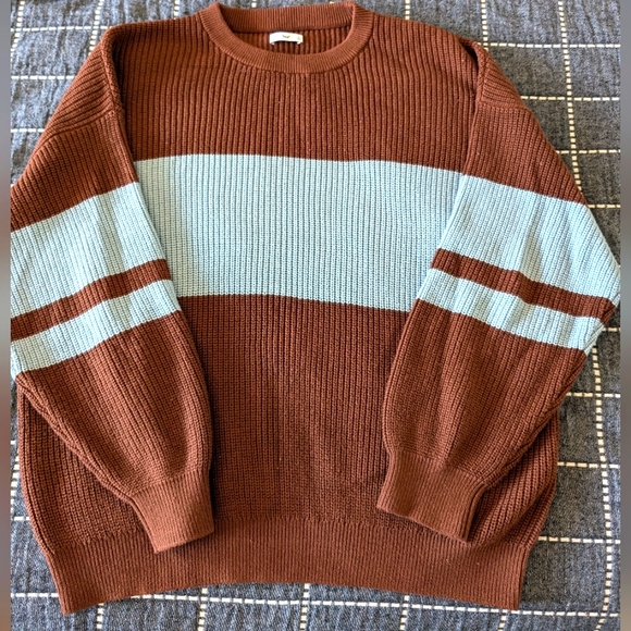 Aritzia TNA Sweater. Size L. - Picture 1 of 5